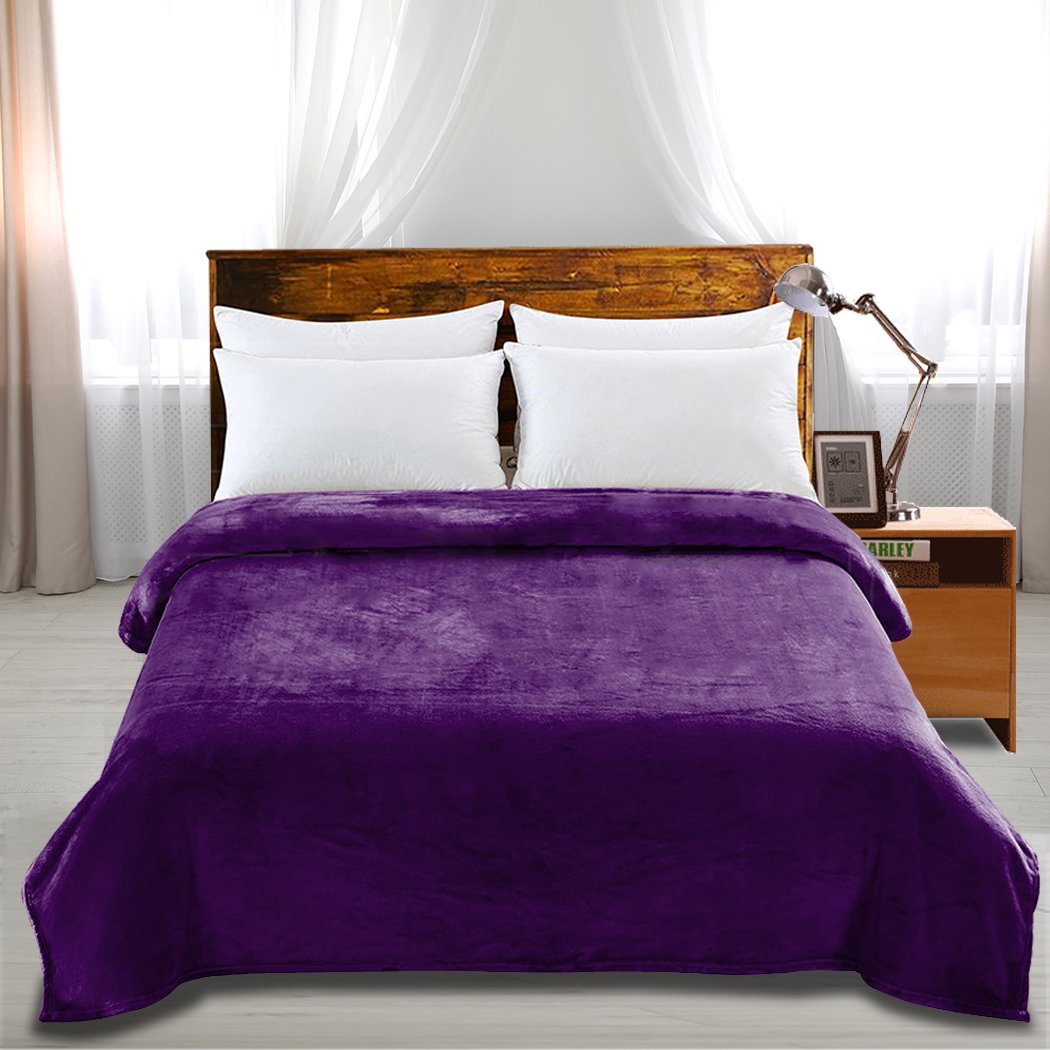 DreamZ 320GSM Ultra Soft Mink Blanket in aubergine color, showcasing its plush texture and generous size of 220x240cm.